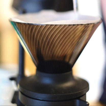 HARIO V60 NEO coffee dripper showcasing its innovative ribbed design for refined flavor and minimal bitterness.